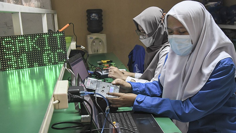 Pelajar SMK Buat Alat Pengukur Suhu Tubuh Dilengkapi Kamera Pendeteksi Masker - Bagian 2