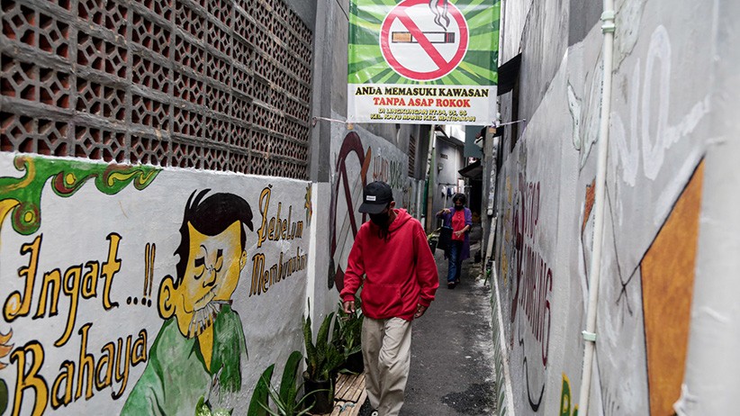Awas! Warga Sembarangan Merokok di Kampung Ini Siapkan Denda Rp50.000 - Bagian 1