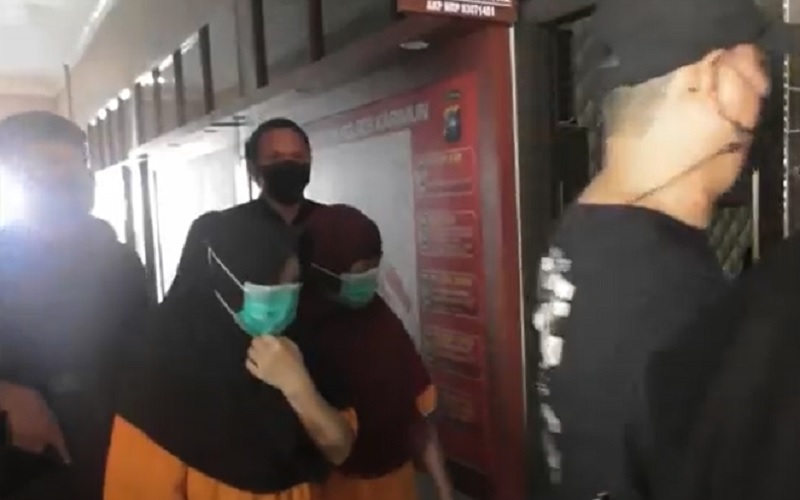 Duh Bikin Ngilu, Perempuan Ini Simpan 1 Kg Sabu Dalam Anus