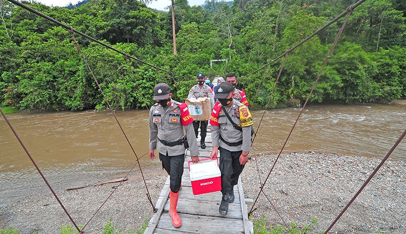 Desa Terisolasi di Jambi Tidak Ada Sinyal, Jalan Bisa Dilewati Motor dengan Ban Khusus - Bagian 3