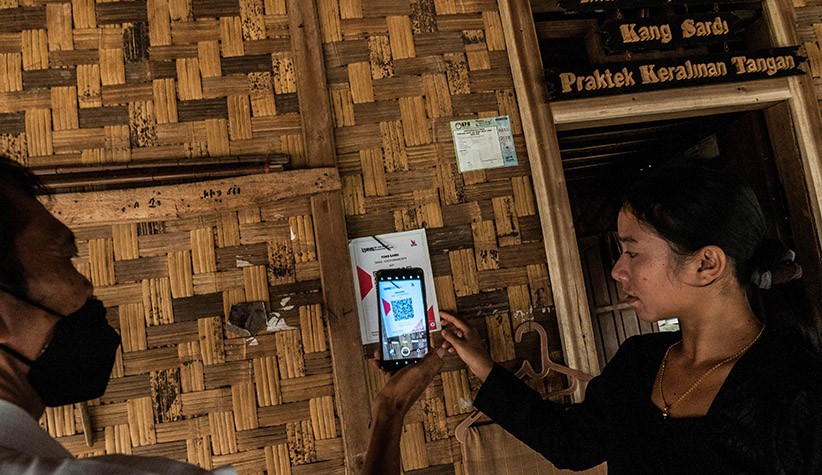 Jual Produk UMKM, Warga Suku Badui Gunakan Transaksi Digital QRIS - Bagian 2
