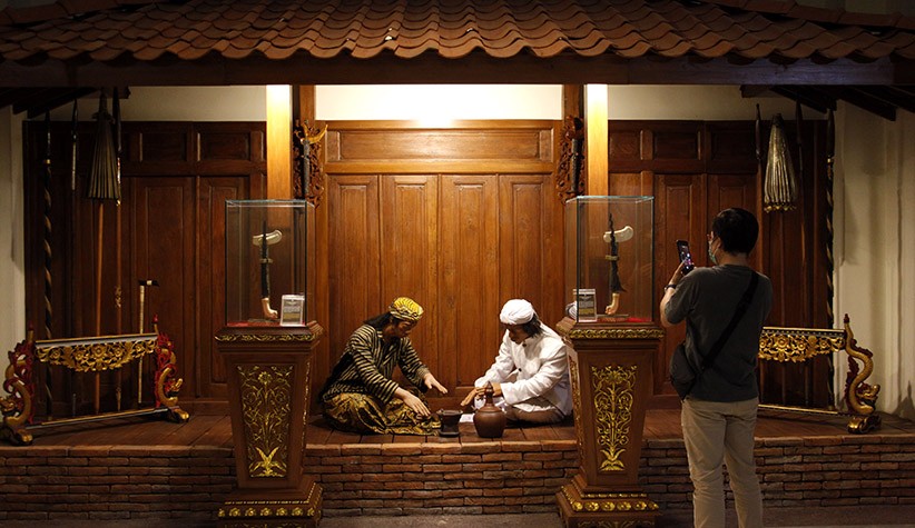 Melihat Koleksi Museum Keris Nusantara, Ada Pusaka Hibah dari Presiden Jokowi - Bagian 2