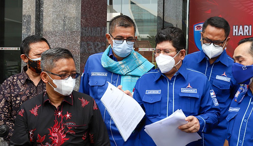 Perkuat Bukti, Partai Demokrat Kubu AHY Datangi Kementerian Hukum dan HAM - Bagian 1