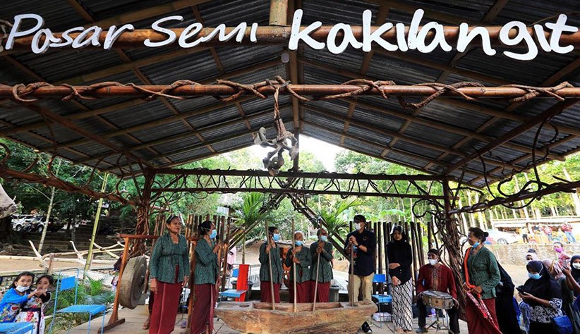 Kunjungan Sandiaga Uno ke Desa Wisata Kaki Langit, Pengharapan Pemulihan Ekonomi - Bagian 1