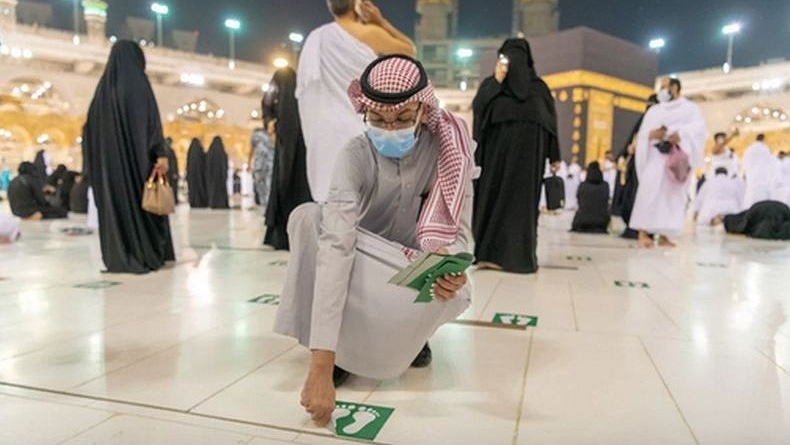 Shaf Sholat di Masjidil Haram Kembali Rapat