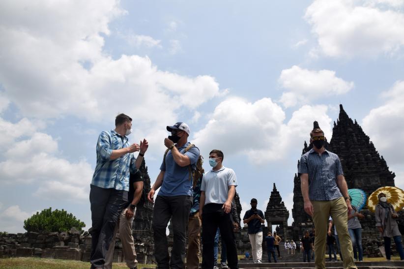 Potret Tentara AS Jalan-Jalan ke Candi Prambanan usai Latihan Militer - Bagian 4
