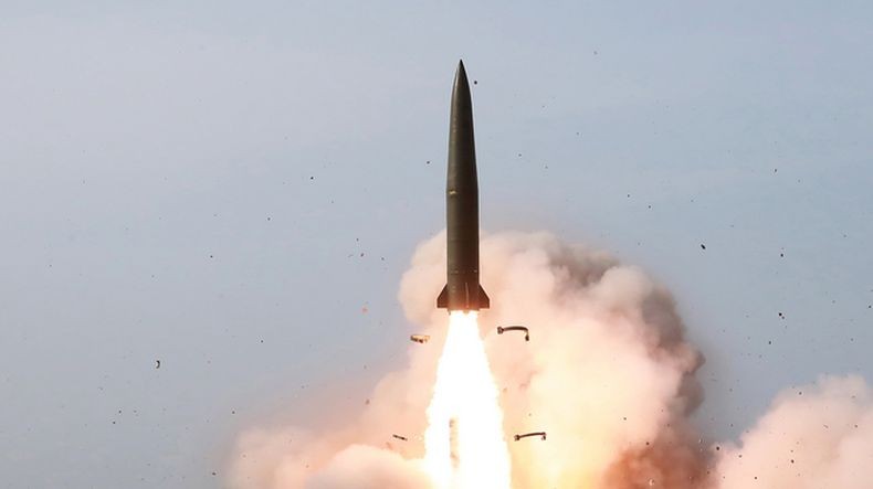  Korea Utara Tembakkan Rudal ke Arah Laut Jepang