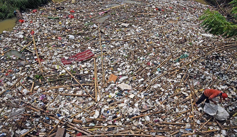 Sampah Menumpuk di Muara Sungai Cibanten Serang, Warga Keluhkan Bau Busuk - Bagian 1