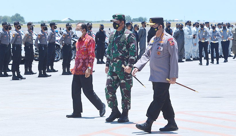 Panglima TNI-Kapolri Cek Kesiapan Pasukan Sambut Wisatawan Mancanegara di Bali - Bagian 1