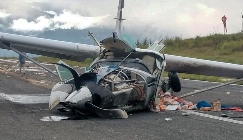Penampakan Pesawat Smart Air Kecelakaan di Papua, Pilot Meninggal Dunia - Bagian 1