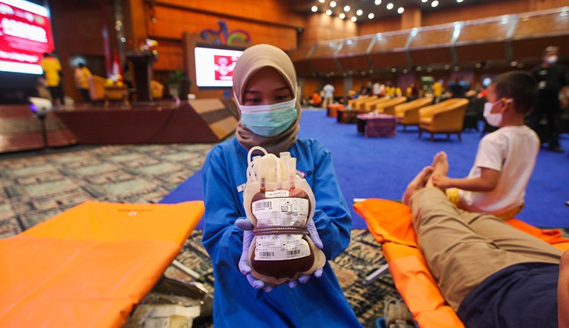 Kemenparekraf, MNC Peduli dan Alumni SMAN 4 Jakarta Kolaborasi Gelar Donor Darah Bantu PMI DKI Jakarta - Bagian 1
