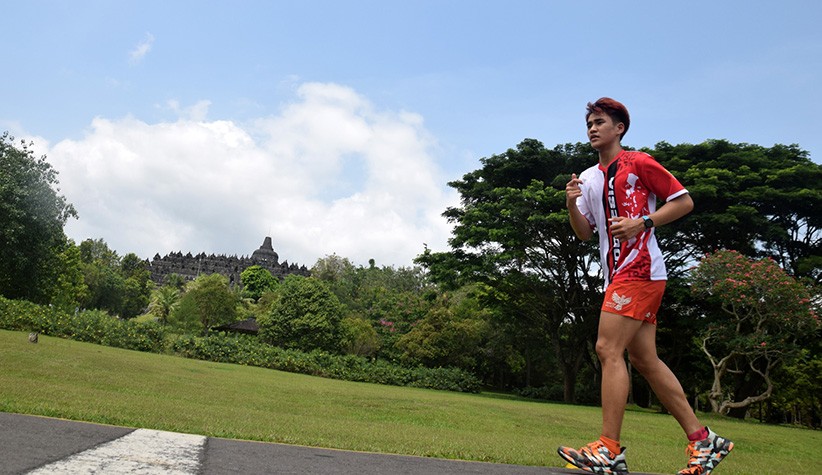 Lari Keliling Candi Borobudur 30 Putaran Tanpa Henti, Pria Ini Ciptakan Rekor - Bagian 3