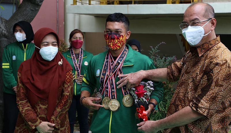 Asyik, 9 Mahasiswa UMSurabaya Peraih Medali PON Papua Dapat Bonus Rp100 Juta - Bagian 4