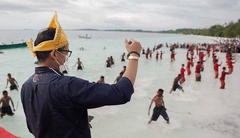 Sandiaga Uno: Berwisatalah ke Pantai Ngurbloat, Ekonomi Kuat, Indonesia Bangkit - Bagian 2