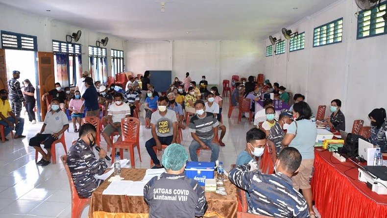 TNI AL Kembali Gencarkan Serbuan Vaksinasi Maritim di Pesisir Timur Sulut