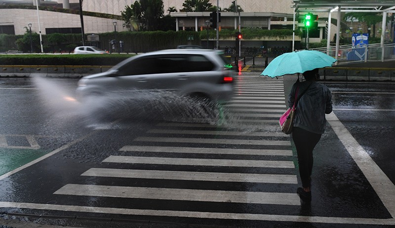 Cuaca Ekstrem, Hujan Lebat Disertai Petir dan Angin Kencang hingga 6 November - Bagian 1