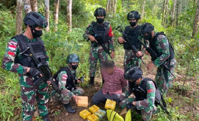 Berjalan Mencurigakan, Pria Ini Bawa Sabu 8,1 Kg dari Malaysia ke Indonesia