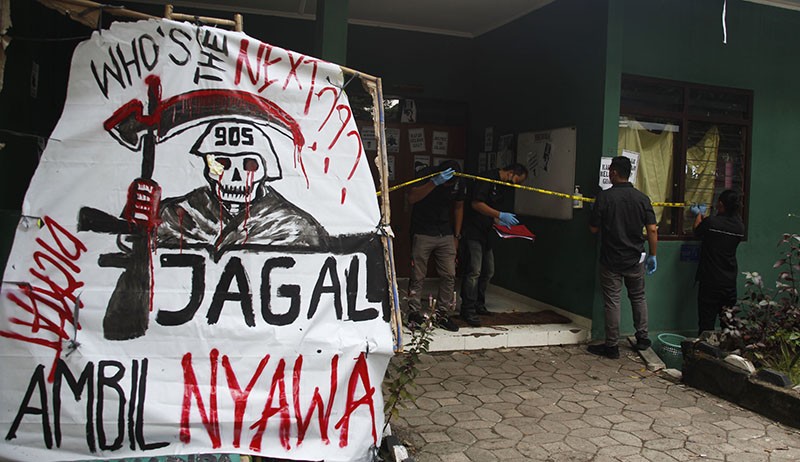 Polisi Geledah Markas Menwa UNS, Sejumlah Barang Bukti Disita - Bagian 1