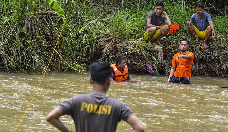 Tim Inafis Kembali Olah TKP 11 Siswa Tenggelam saat Susur Sungai Cileueur Ciamis - Bagian 1