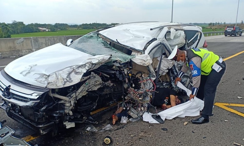 Terungkap, Ini Penyebab Mobil Vanessa Angel Kecelakaan di Tol Jombang