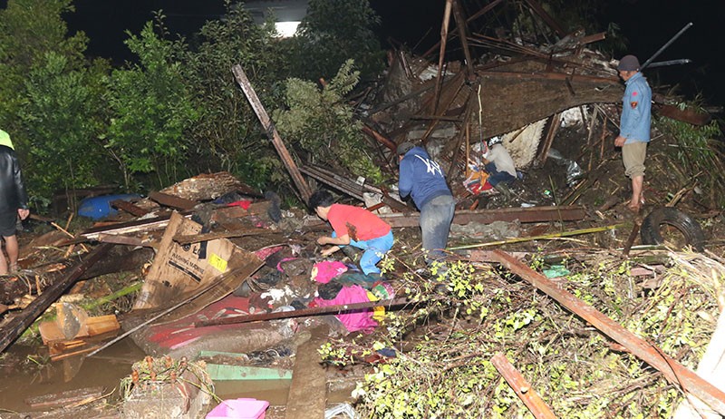 Banjir Bandang Kota Batu, Rumah-Rumah Kokoh Kini Tinggal Puing - Bagian 1