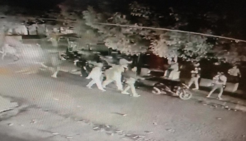 Brutal, Segerombolan Orang Tak Dikenal Serang Pengemudi Ojol di Bandung