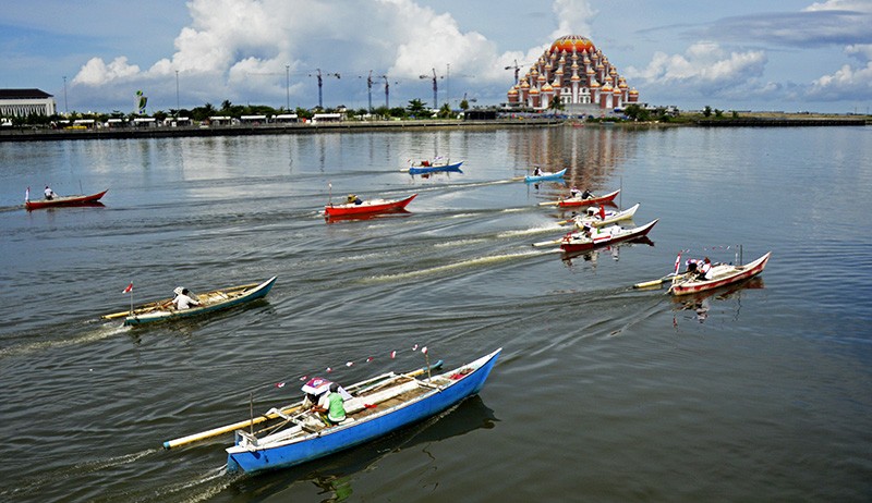 Lomba Perahu Tradisional Jolloro Peringati HUT ke-414 Kota Makassar - Bagian 1