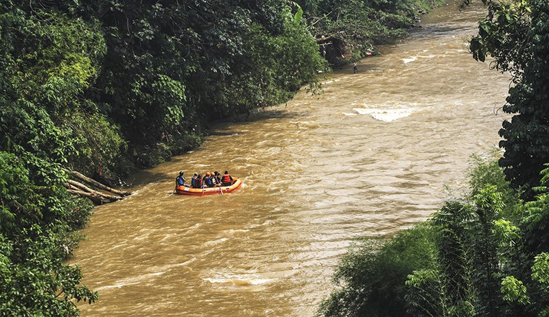 Susur Sungai Ciliwung, Edukasi Masyarakat Tentang Kepedulian Lingkungan - Bagian 1