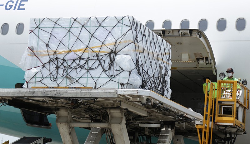 4 Juta Vaksin Sinovac Tahap 115 Tiba di Bandara Soekarno Hatta - Bagian 1