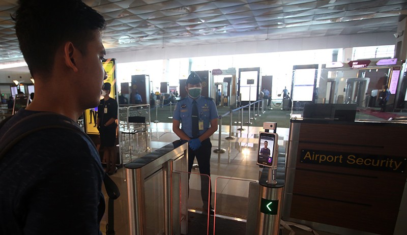 Bandara Soekarno Hatta Uji Coba Alat Pemindai Wajah Penumpang - Bagian 2