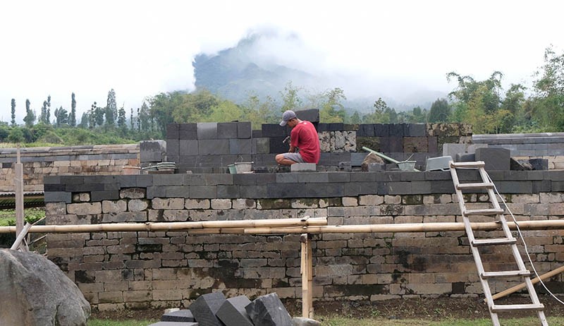 Restorasi Bangunan Bersejarah Situs Liyangan Gunung Sindoro - Bagian 1