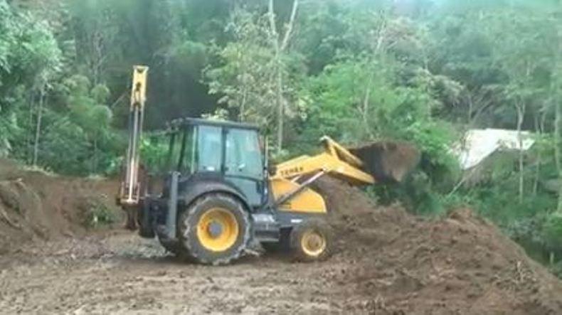 Tanah Longsor di Ketep Tutup Jalan Penghubung Magelang-Boyolali 