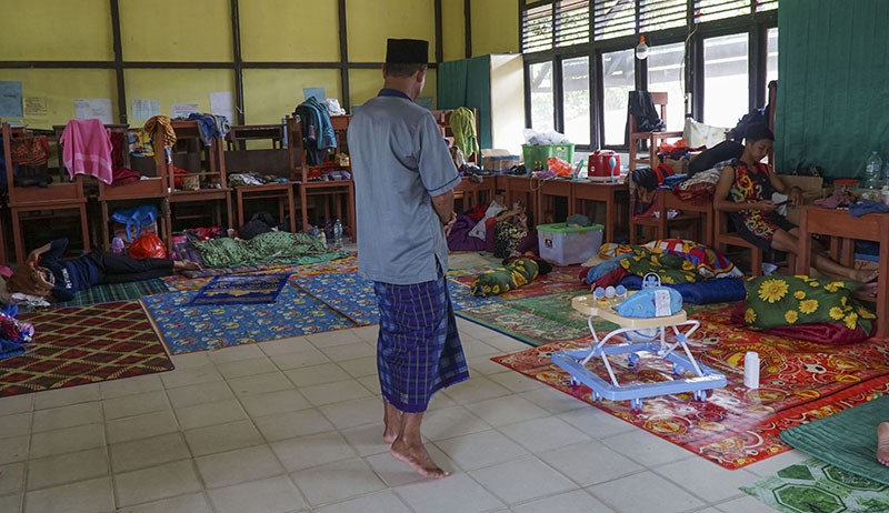 Melihat Kondisi Ribuan Pengungsi Banjir Sintang Kalbar - Bagian 3