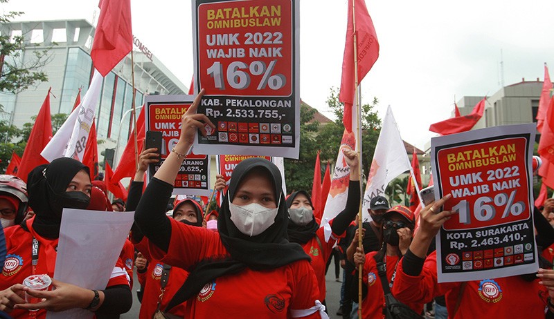 Buruh Jawa Tengah Unjuk Rasa, Tuntut Upah Naik 16 Persen - Bagian 1