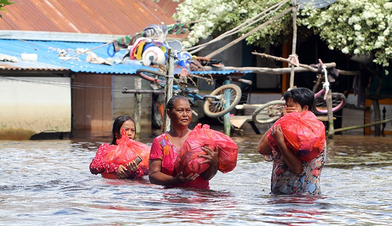 Kementerian PUPR Bangun Geobag untuk Penanganan Banjir Sintang Jangka Pendek - Bagian 1