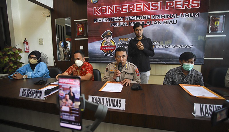 Leher Siswa Dirantai Seperti Binatang, Polda Kepri Turun Tangan - Bagian 2