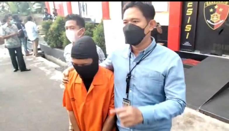 Bejat, Ustaz Cabul Ini Suruh Santri Buka Baju Celana dan Saling Berciuman