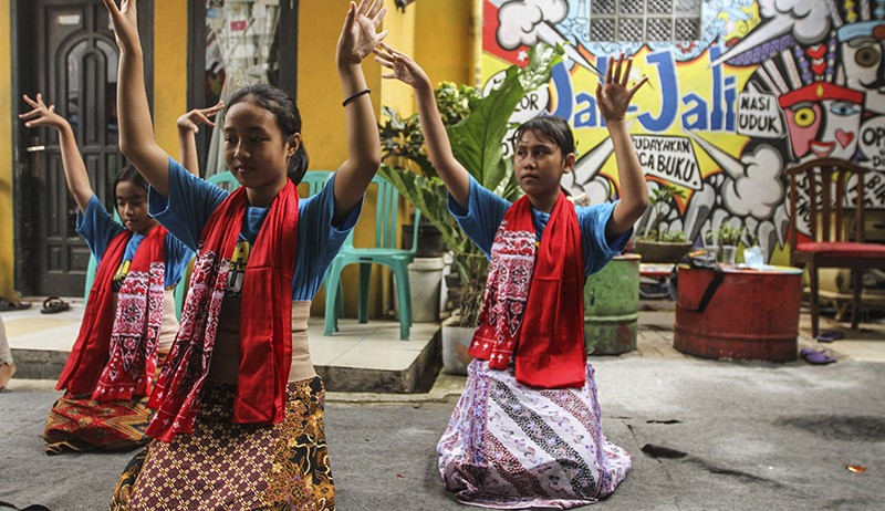 Peringatan Hari Anak Sedunia di Bale Buku Cakung - Bagian 1