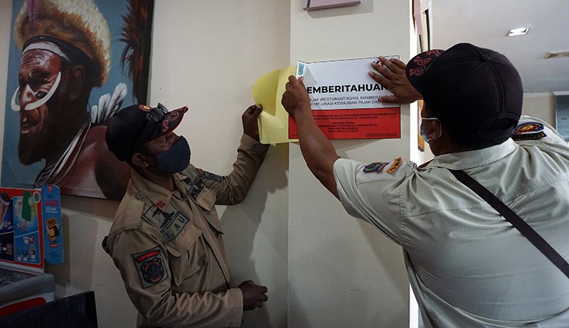 8 Hotel di Sorong Dipasang Stiker oleh KPK karena Tunggak Pajak Rp4,6 Miliar  - Bagian 2