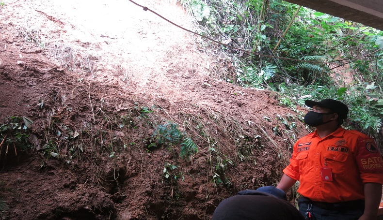 Tebing 10 Meter Longsor Timpa Pesantren di Sukabumi, 1 Santri Tewas Tertimbun