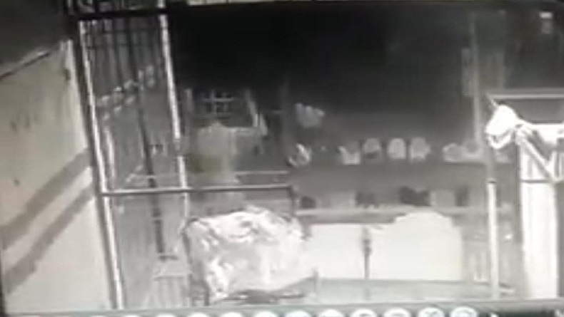Viral Anggota Geng Motor Serang Rumah Warga di Medan