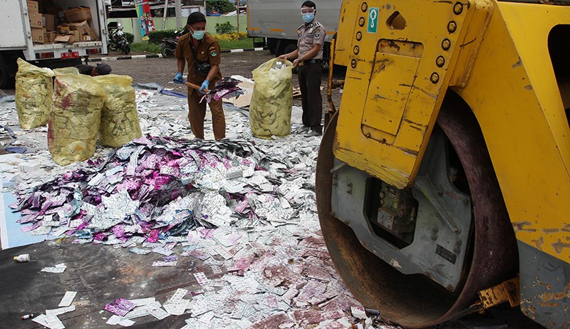 1,8 Ton Obat Kedaluwarsa Bantuan Pemerintah Sejak 2018 Dimusnahkan - Bagian 1