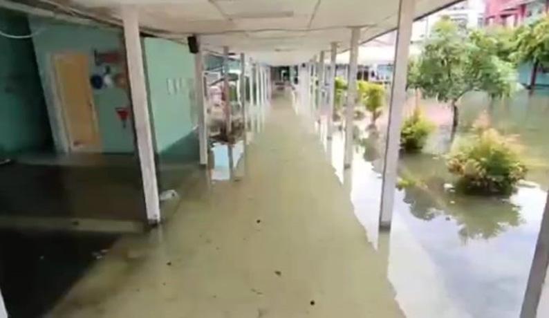 Diguyur Hujan Deras, Rumah Sakit dan Sekolah di Brebes Terendam Banjir 