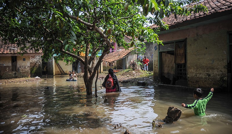 Sungai Citarum Meluap, Ratusan Rumah di Bandung Barat Banjir hingga 1 Meter - Bagian 1
