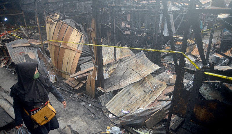 Puluhan Lapak Pedagang Pasar Tradisional Bukittinggi Ludes Terbakar - Bagian 2