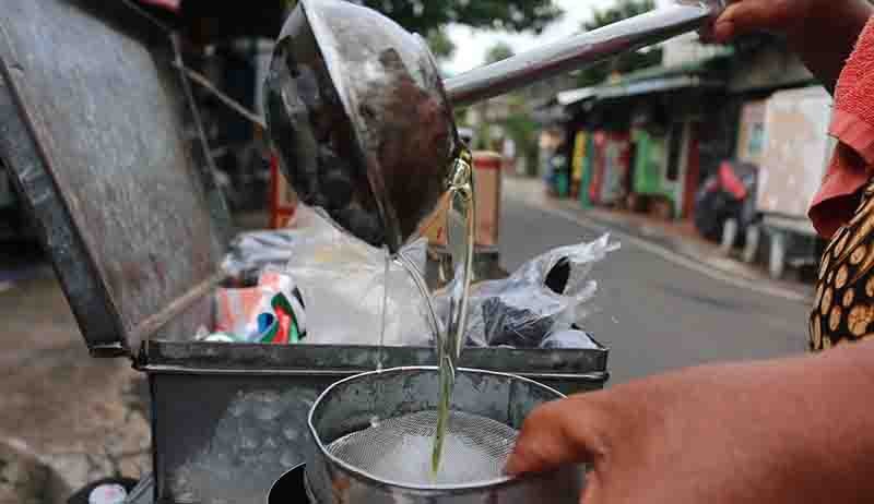 Potret Pedagang Minyak Goreng Curah Keliling di Jakarta - Bagian 4