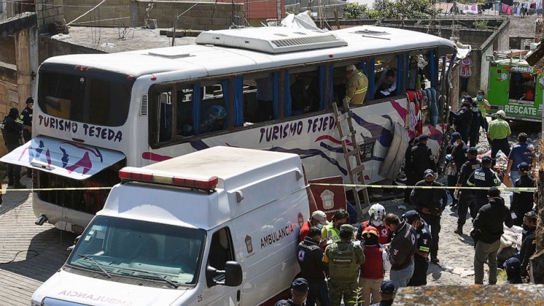 Bus Rem Blong Tabrak Rumah, 19 Orang Tewas dan 32 Luka-Luka