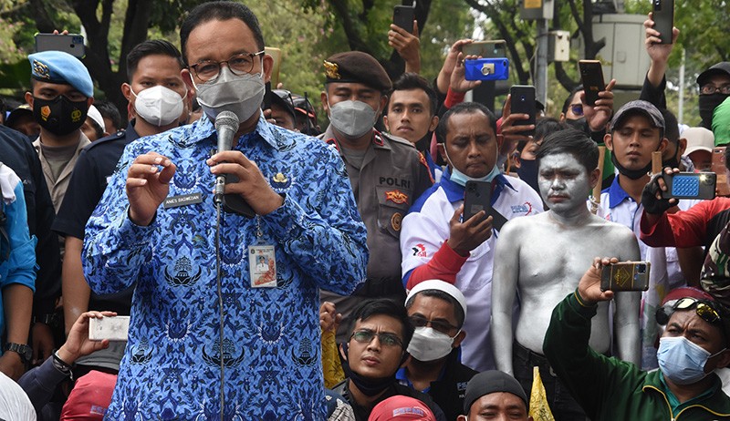 Anies Baswedan Duduk bersama Buruh di Jalan, Ungkap UMP Jakarta Tak Layak - Bagian 3