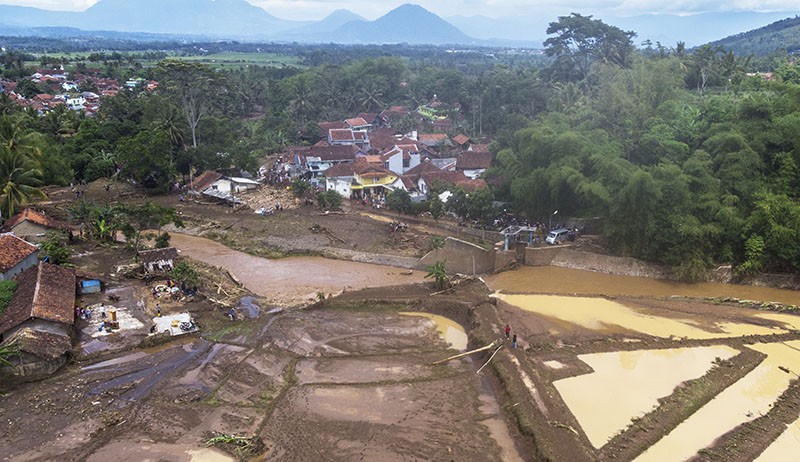 Penampakan dari Udara Dampak Banjir Bandang Garut - Bagian 1