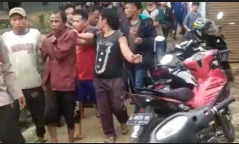 Cabuli Anak Tiri hingga Hamil 7 Bulan, Warga Tegal Ini Dihakimi Massa